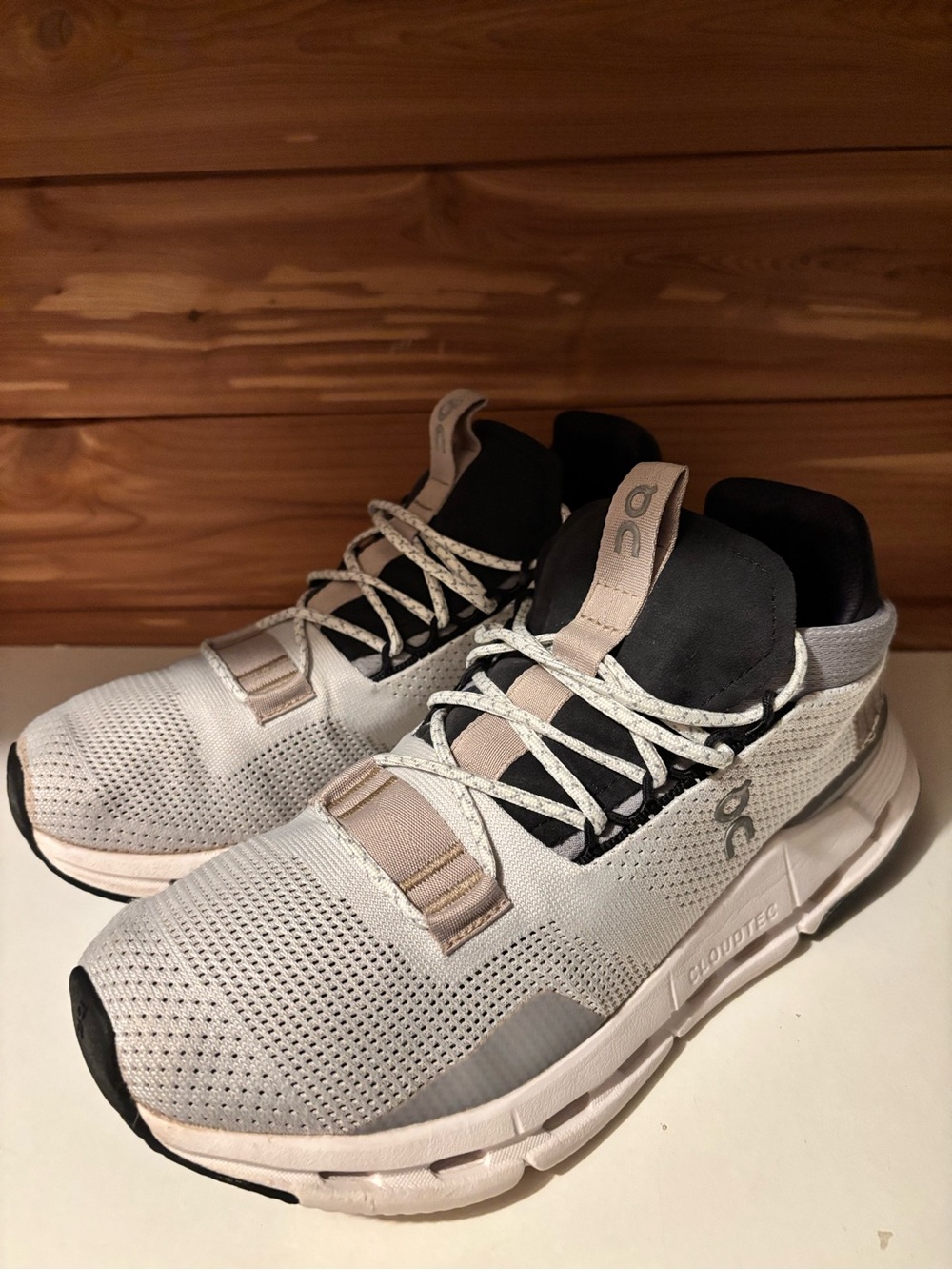 On Cloudnova women’s Running Shoes - White/Gray